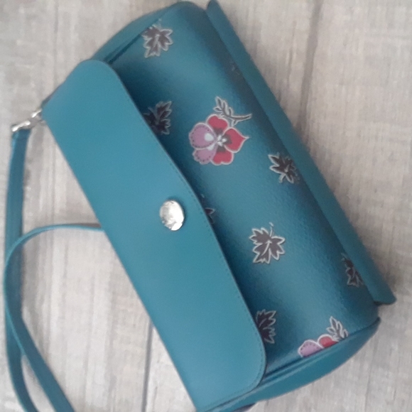 NEW!COACH..REVERSEABLE FLAP CROSSBODY WITH MATCHING WALLET..FLAWED - Picture 9 of 13